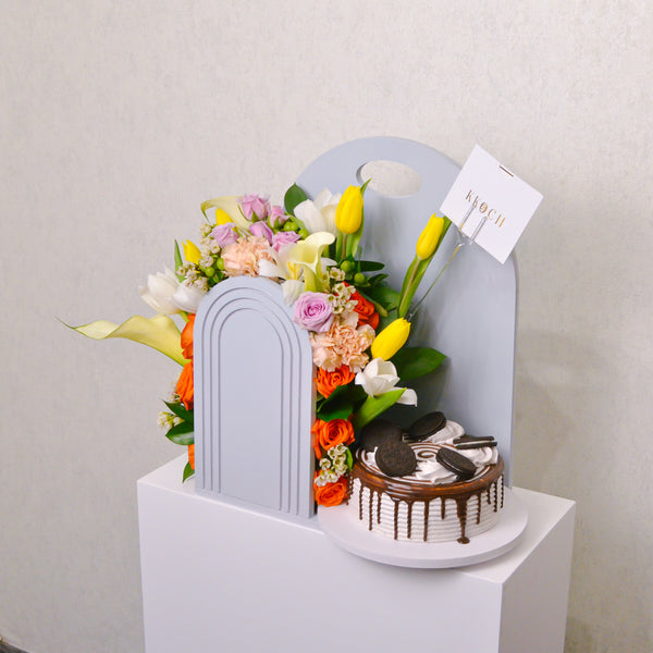 Oreo Cake | 1/2 KG |Floral Arrangement - KKOCH