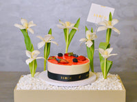Strawberry Cake | 1/2 KG | Leather Tray Arrangement - KKOCH