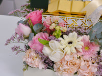 Sugar Blooms - Flowers & Chocolates ( 1.3 kg )